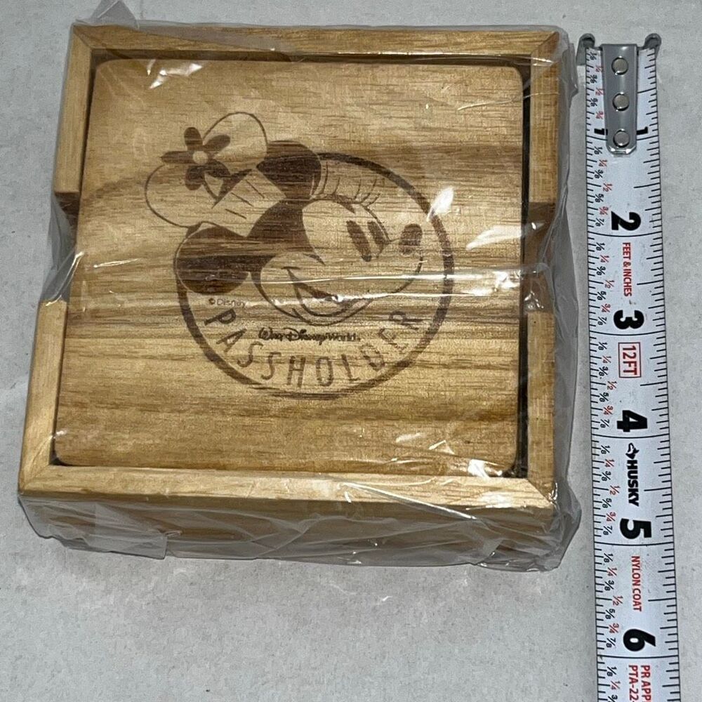 Set of 4 Walt Disney World Annual‎ Passholder Minnie Mouse Wooden Coaster